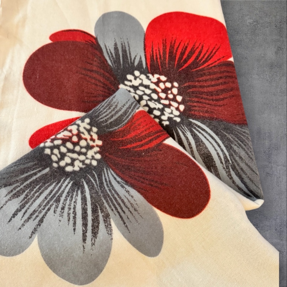 Pashmina Red and Gray Floral Scarf